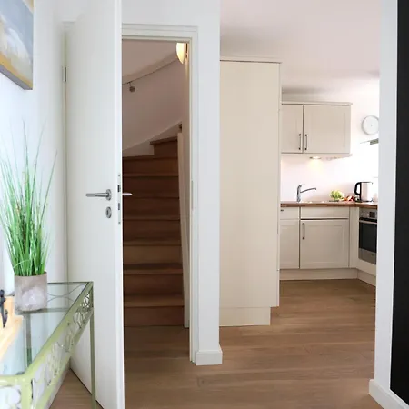 Appartement Mit Neuen Und Sehr Hochwertigen In Zentraler Lage In Westerland