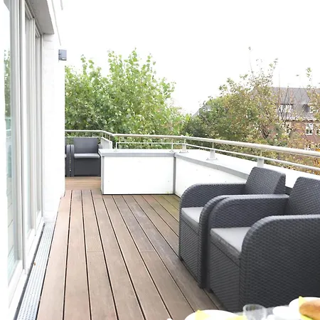 Mit Neuen Und Sehr Hochwertigen In Zentraler Lage In Apartamento